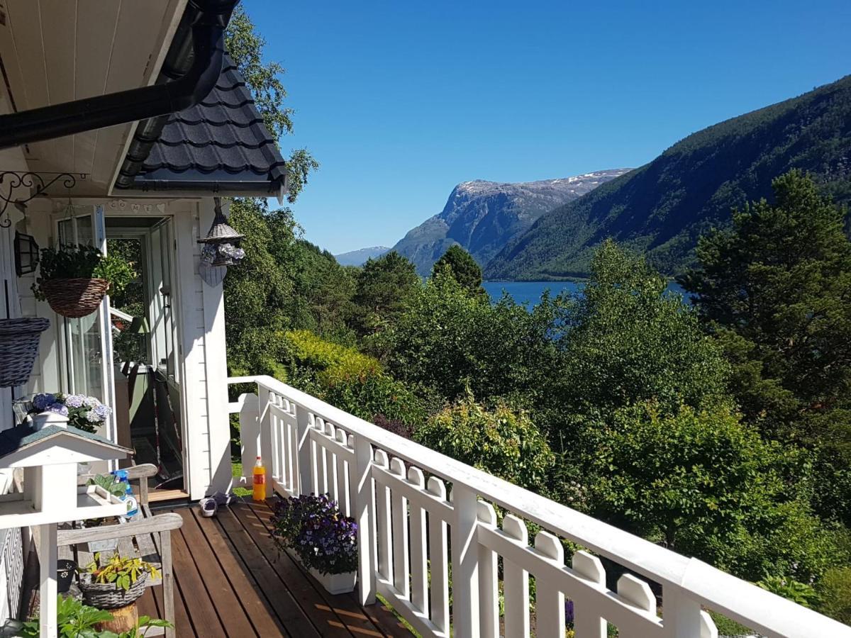 Between Fjord Og Glacier Alfoten Luaran gambar